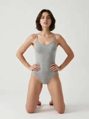 Kneeling — Symmetrical Spread, Hands on Hips